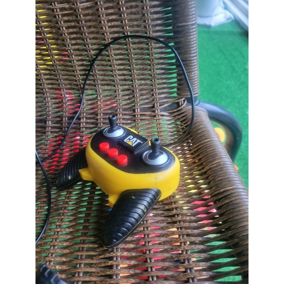 Toy State Caterpillar Remote Control Backhoe - Picture 3 of 9